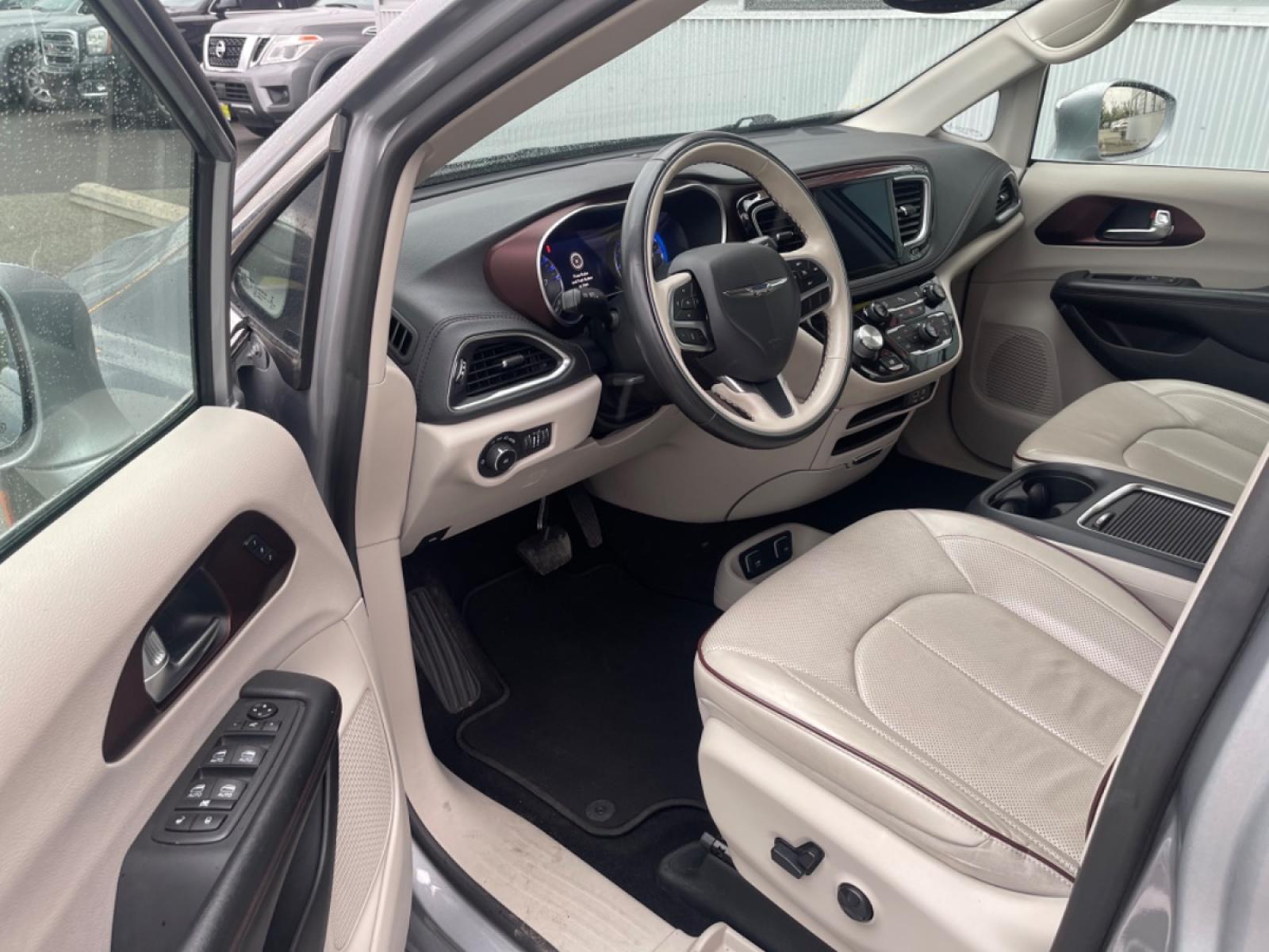 2020 SILVER CHRYSLER PACIFICA LIMITED (2C4RC1GG5LR) with an 3.6L engine, Automatic transmission, located at 1960 Industrial Drive, Wasilla, 99654, (907) 274-2277, 61.573475, -149.400146 - Photo #11