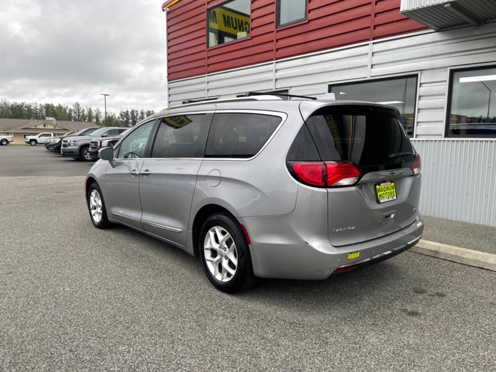 2020 SILVER CHRYSLER PACIFICA LIMITED (2C4RC1GG5LR) with an 3.6L engine, Automatic transmission, located at 1960 Industrial Drive, Wasilla, 99654, (907) 274-2277, 61.573475, -149.400146 - Photo #2