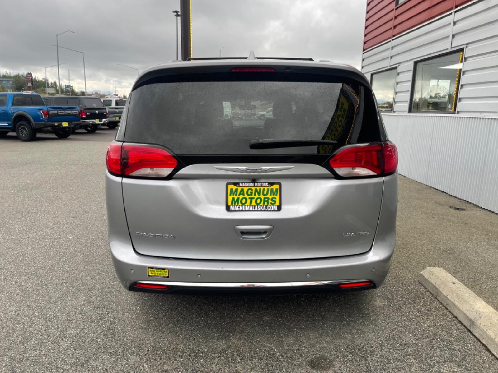 2020 SILVER CHRYSLER PACIFICA LIMITED (2C4RC1GG5LR) with an 3.6L engine, Automatic transmission, located at 1960 Industrial Drive, Wasilla, 99654, (907) 274-2277, 61.573475, -149.400146 - Photo #3