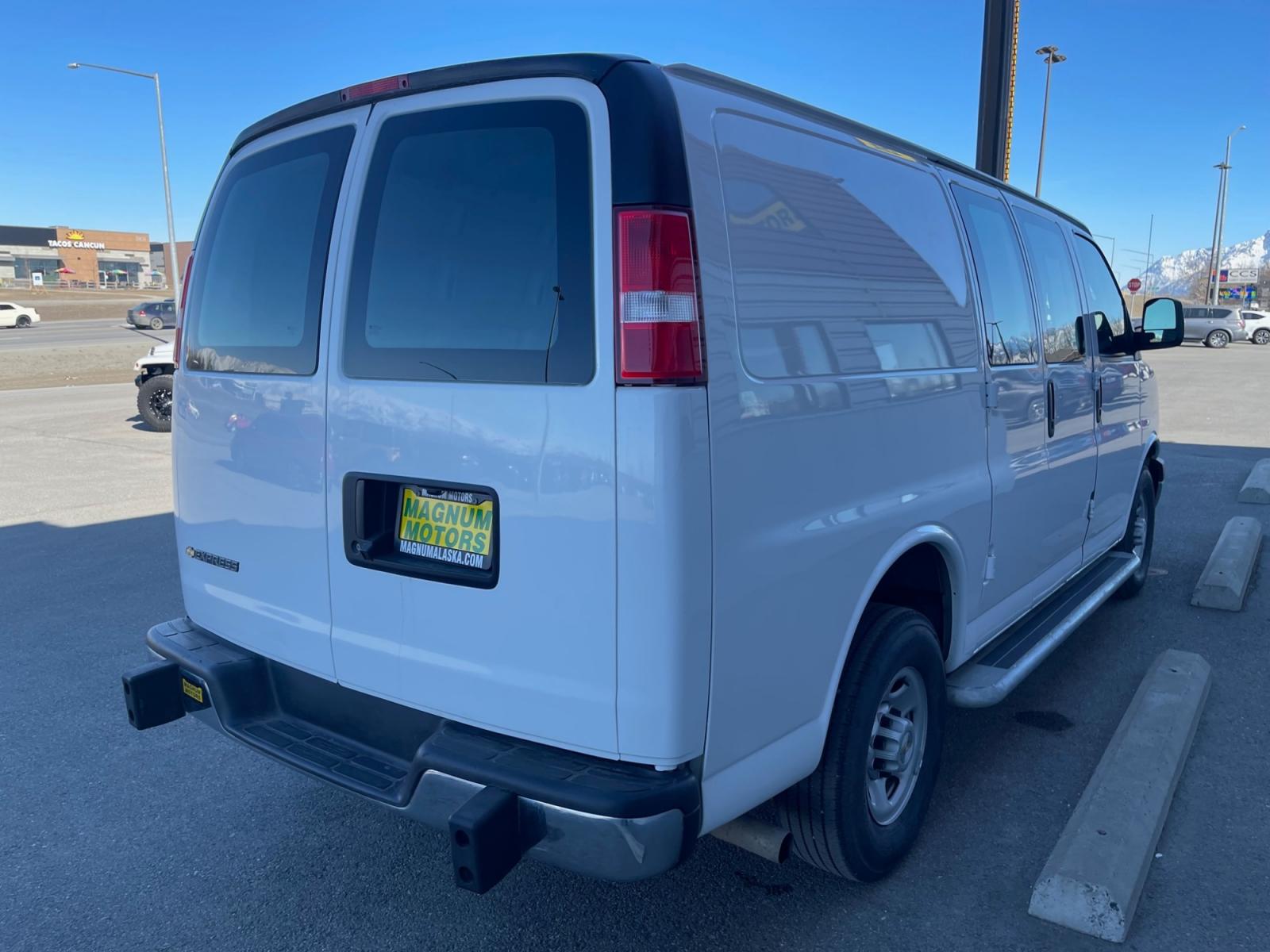 2020 WHITE /Gray CHEVROLET EXPRESS 2500 (1GCWGAFG7L1) with an 6.0L engine, Automatic transmission, located at 1960 Industrial Drive, Wasilla, 99654, (907) 274-2277, 61.573475, -149.400146 - Photo #4