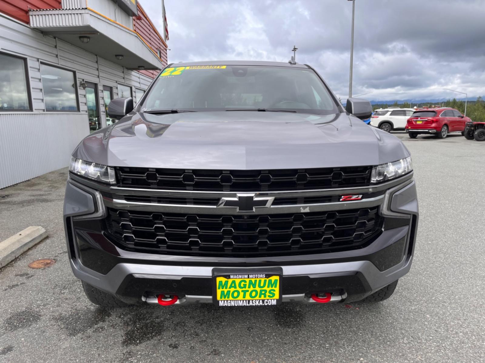 2022 GRAY /Black leather CHEVROLET SUBURBAN Z71 (1GNSKDKD5NR) with an 5.3L engine, Automatic transmission, located at 1960 Industrial Drive, Wasilla, 99654, (907) 274-2277, 61.573475, -149.400146 - Photo #6