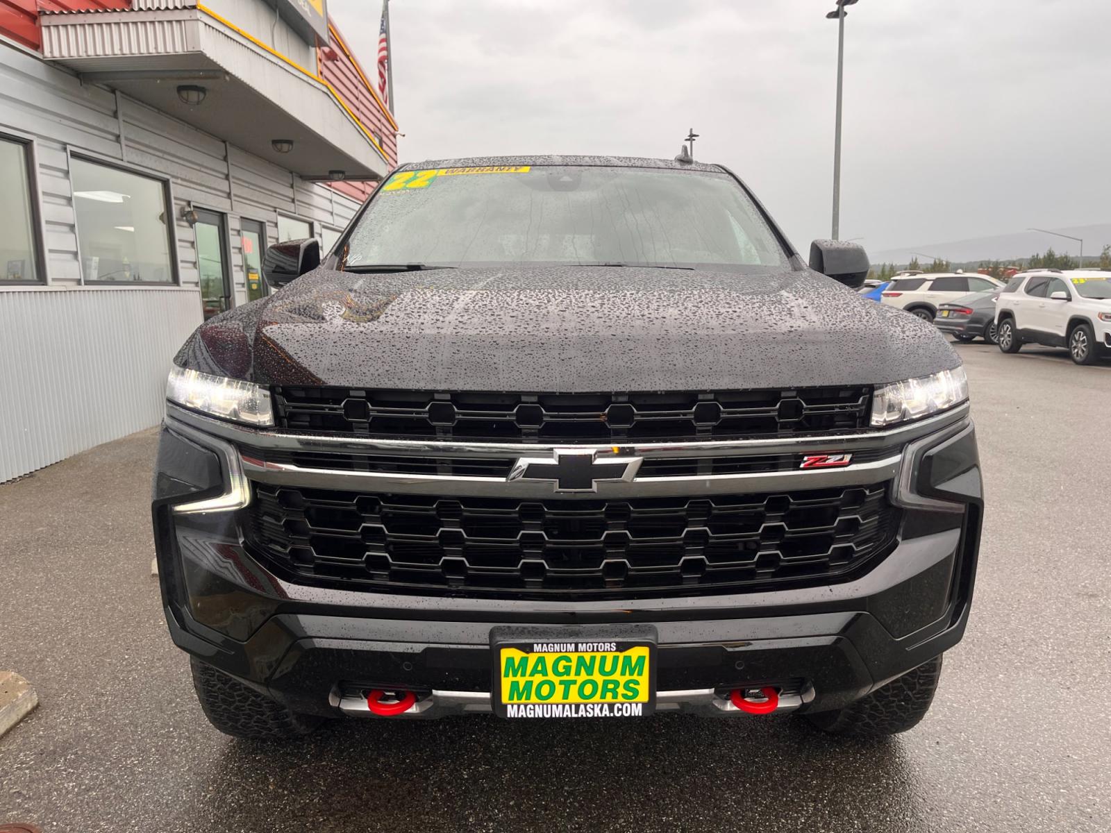 2022 BLACK /Black leather CHEVROLET TAHOE Z71 (1GNSKPKD0NR) with an 5.3L engine, Automatic transmission, located at 1960 Industrial Drive, Wasilla, 99654, (907) 274-2277, 61.573475, -149.400146 - Photo #6